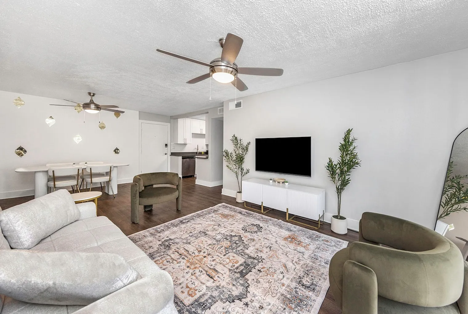2 bed, 1.0 bath, $3,721 — Photo 2