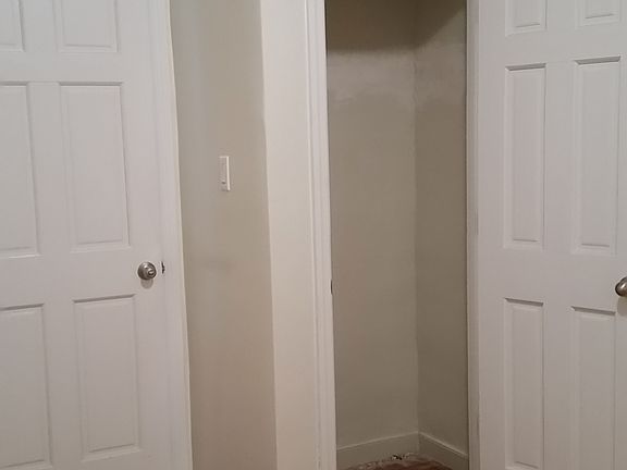 3rd image of 2841 34th St APT 1