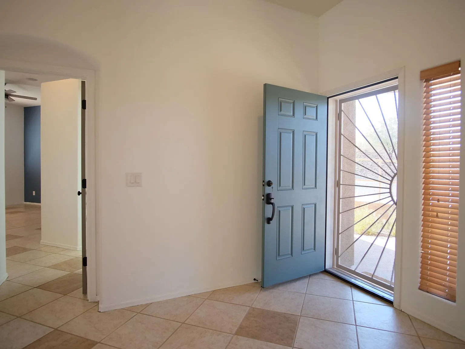 3 bed, 1738 sqft, $2,250 — Photo 3
