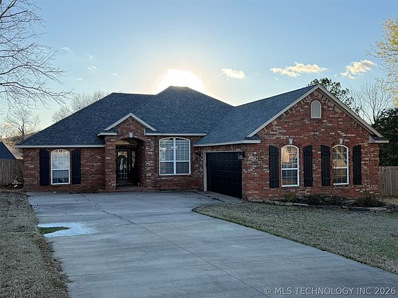 2nd image of 1813 Nightingale Cir