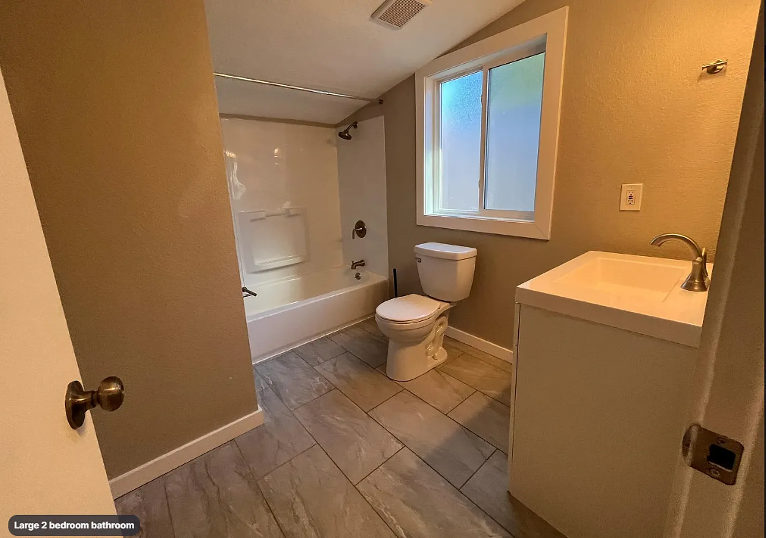 HAZL - Hazel Dell Apartments — Photo 4