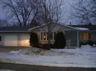 1221 N Hicks Rd, Palatine, IL 60067