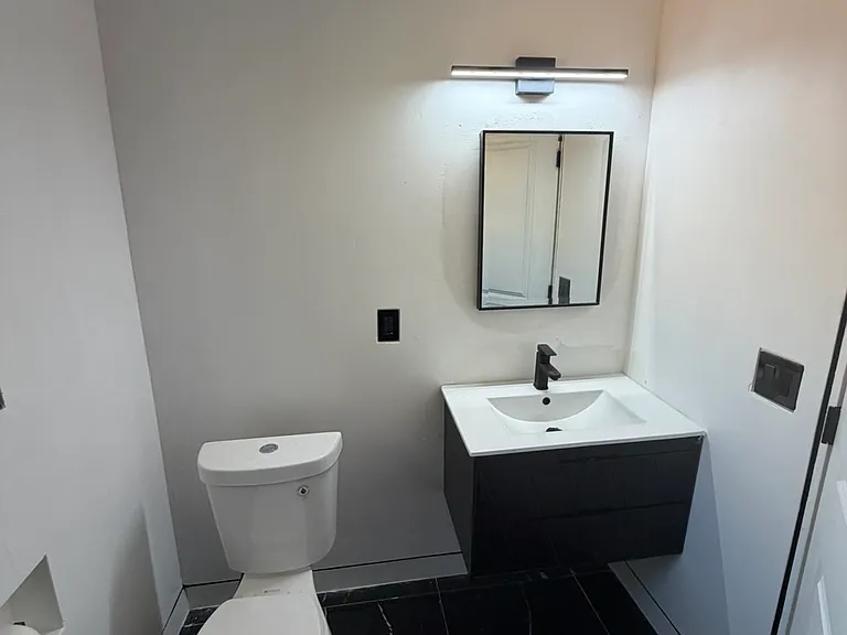 208 E Naches Ave #B — Photo 10