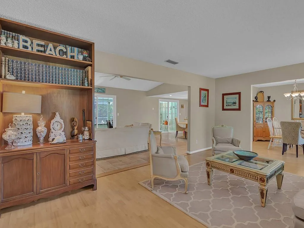 4 bed, 1985 sqft, $8,000 — Photo 4