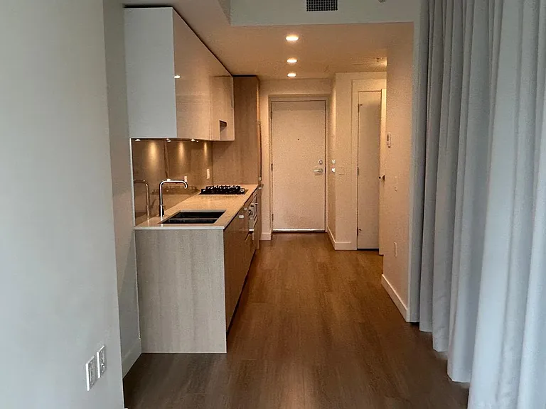 618 Carnarvon St #11XX — Photo 4