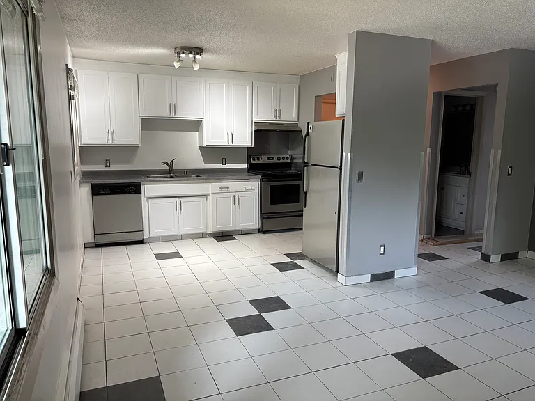 601 Monroe St NE #1 — Photo 6