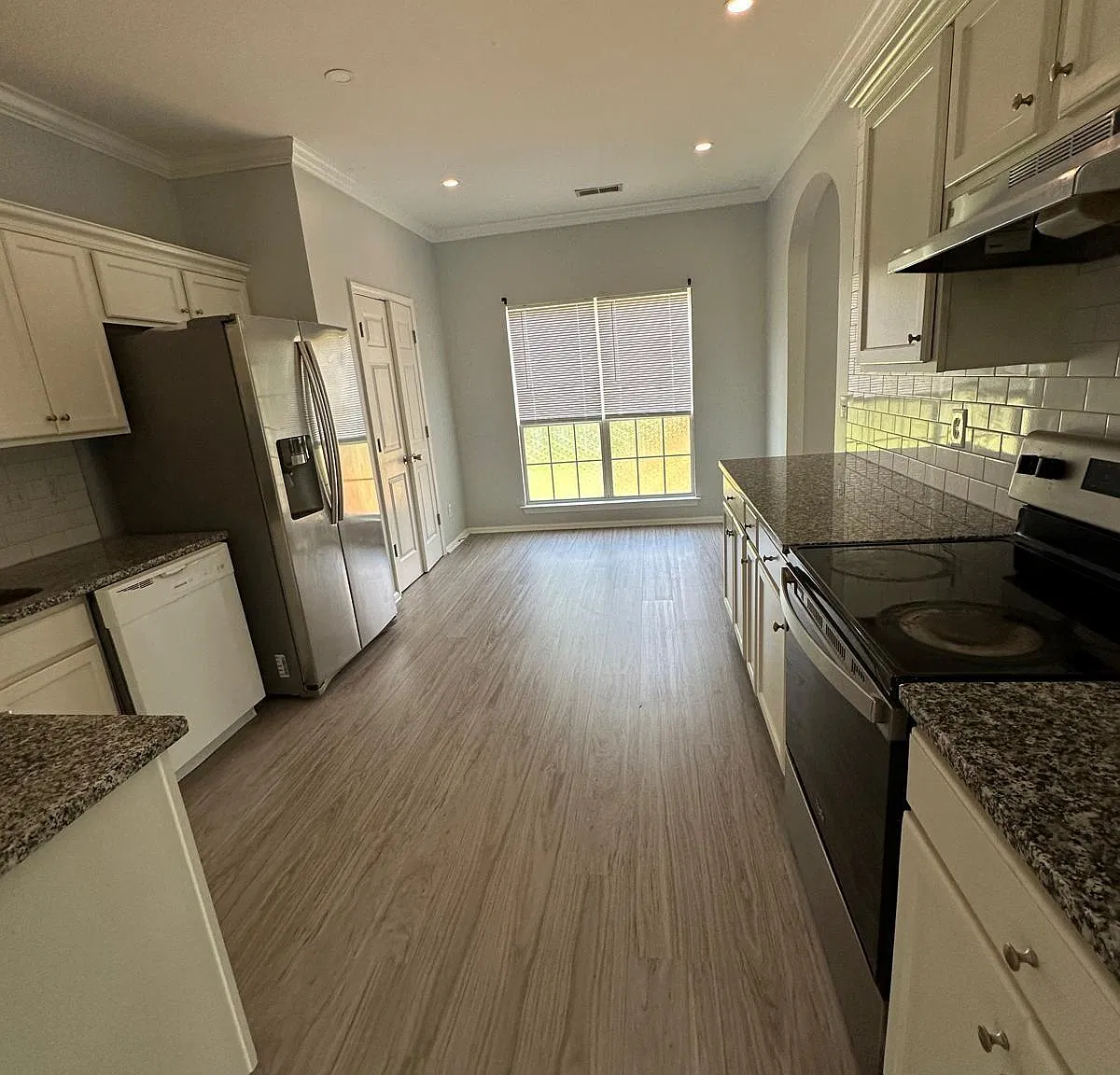 4 bed, 3.0 bath, 2290 sqft, $2,500 — Photo 4