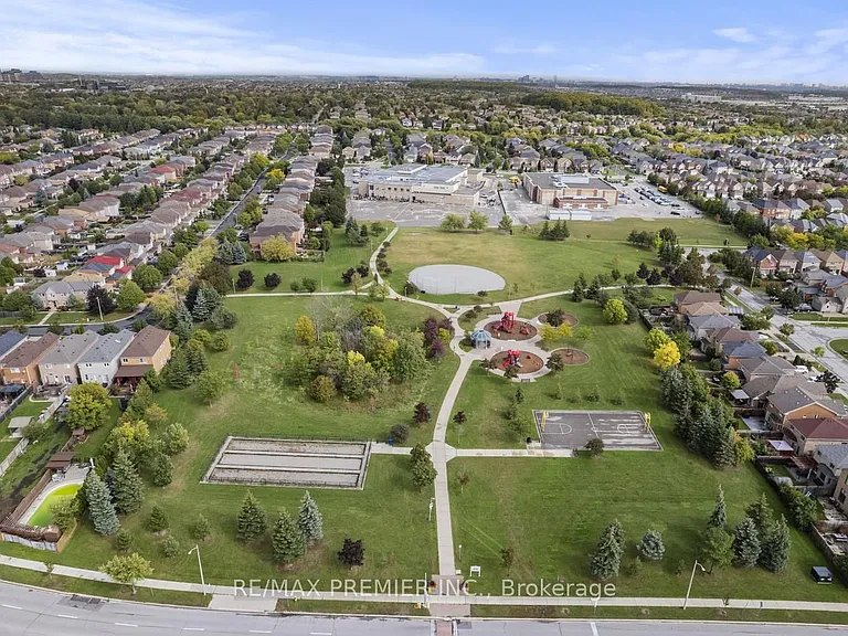 105 Kayla Cres #10 — Photo 44