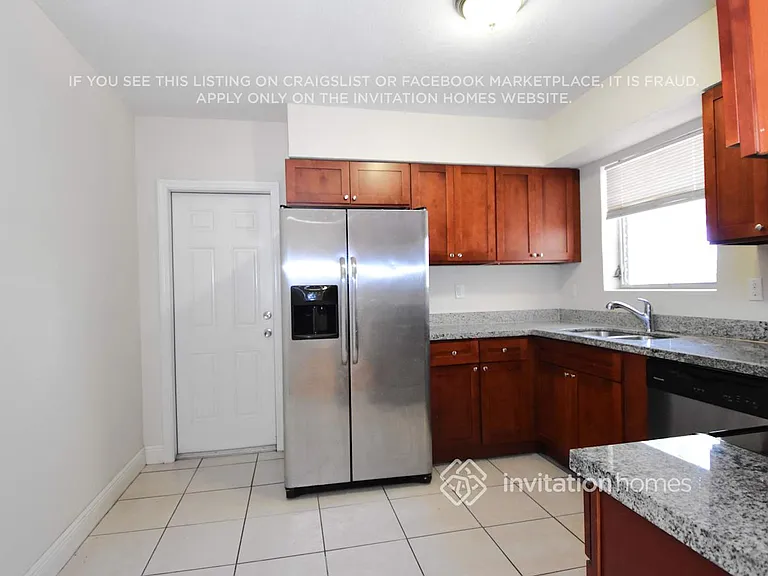 17805 NE 7th Ct — Photo 7