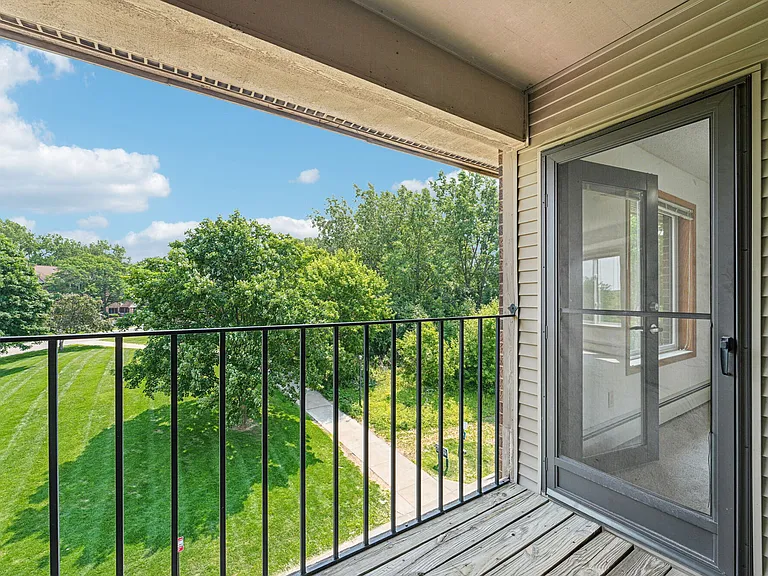 Oaks Lincoln Apartments — Photo 39