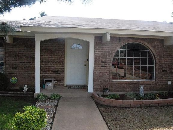 2nd image of 105 S Silver Leaf Dr