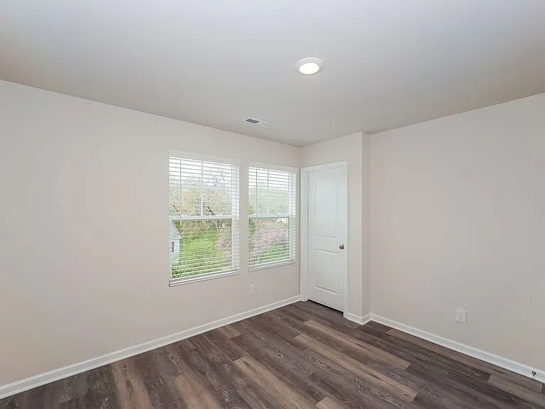 229 Kennerly Ave #D — Photo 12