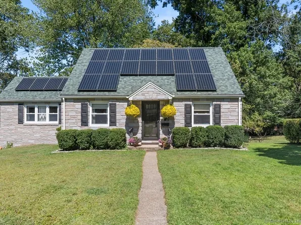 27 Crane Road North, Stamford, CT 06902