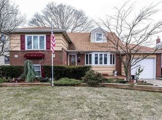 3286 Perry Ave, Oceanside, NY 11572