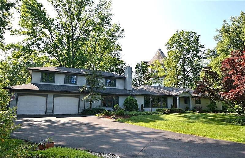 1st image of 7692 Cayuga Dr
