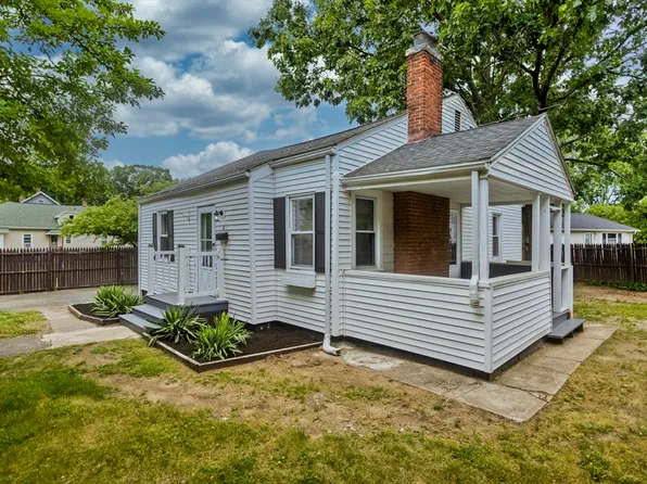 4 Wolfe St, Chicopee, MA 01020