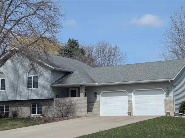 2234 Northridge Dr, North Mankato, MN 56003