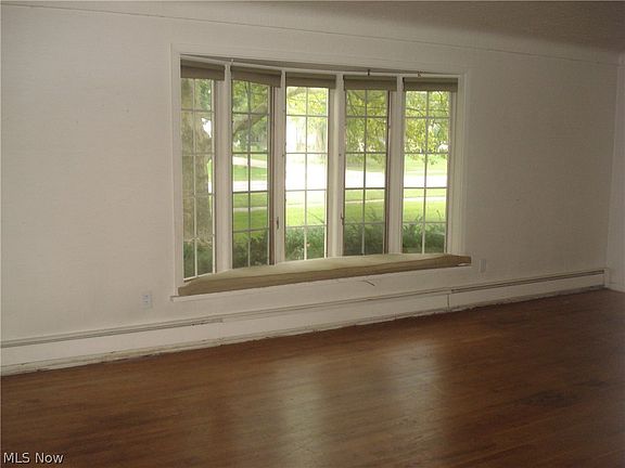 4th image of 7342 Hopkins Rd