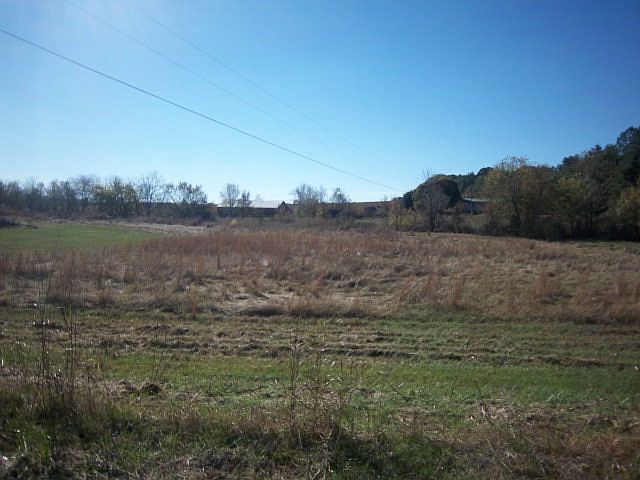 2nd image of 360 Elkhorn Nobles Rd
