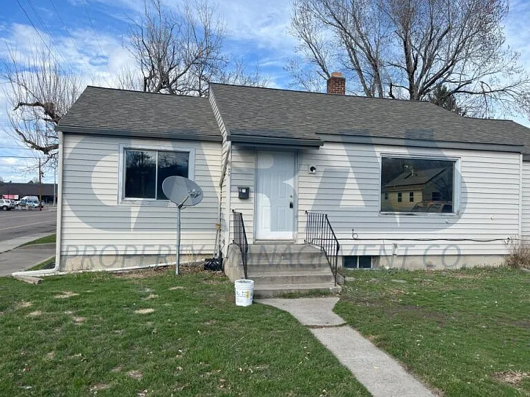 4 bed, 1628 sqft, $2,495 — Photo 1