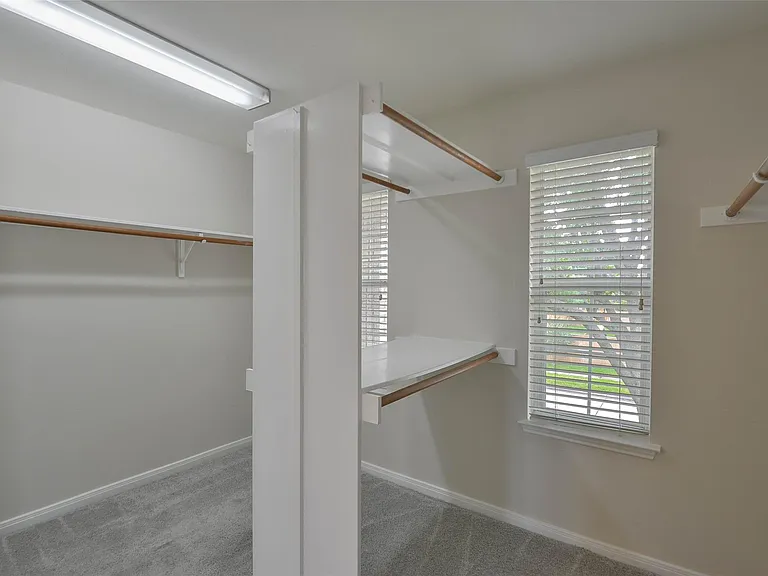 15707 Sandisfield Ln — Photo 23