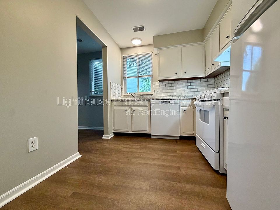 1st image of 4142 Oak Park Dr SE #2