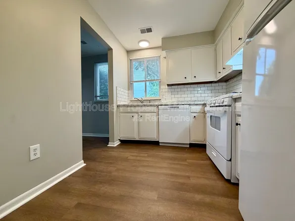 4142 Oak Park Dr SE #2, Grand Rapids, MI 49508