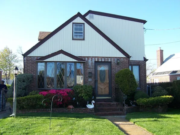 18 North Dr, Valley Stream, NY 11580
