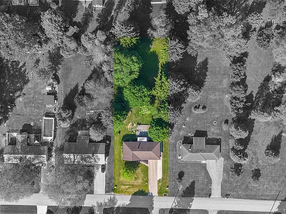 2nd image of 1885 Apple Dr