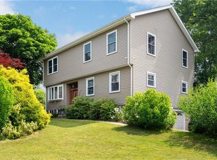 28 Beachwood Dr, Cumberland, RI 02864