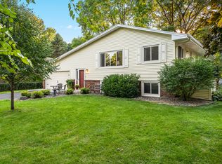 8444 Groveland Rd, Mounds View, MN 55112