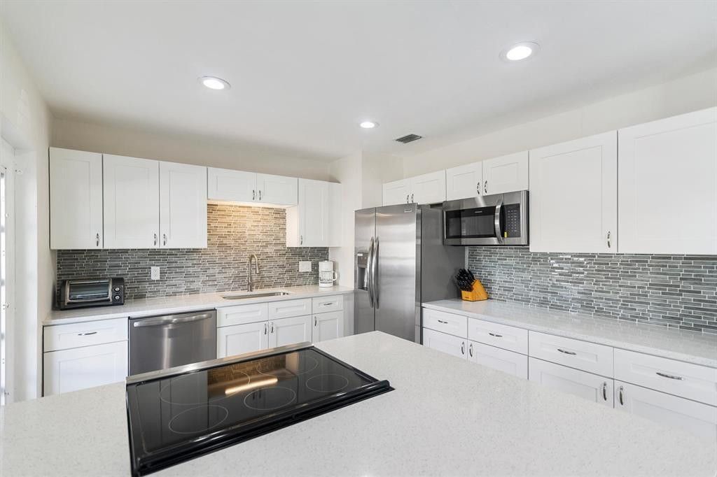 2501 NE 12TH Street, photo 4