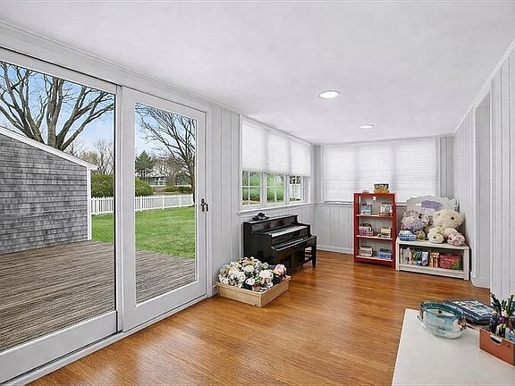 5th image of 1 Newton St