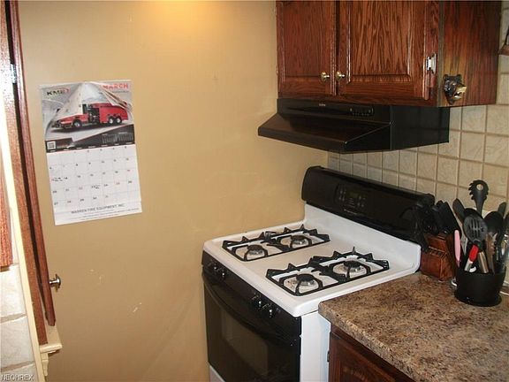 5th image of 2902 Penny Ln