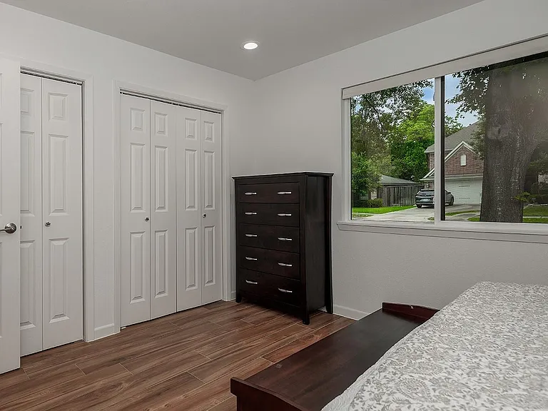 4007 Markham St — Photo 25