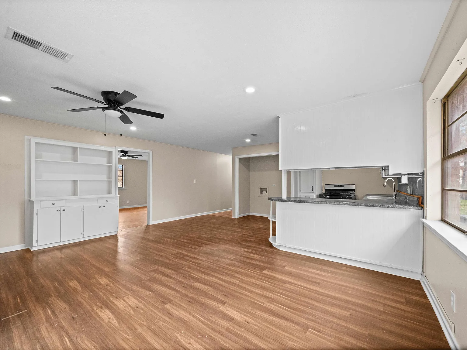 1522 N. Ross - 1 — Photo 3