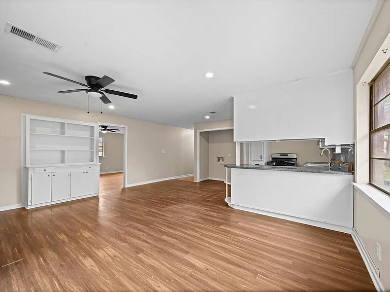 1522 N Ross Ave — Photo 5