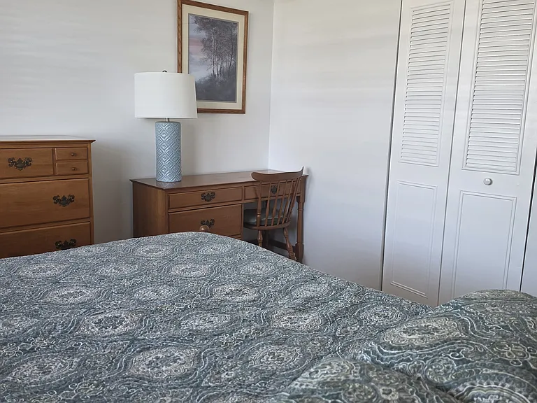 4895 Bay St NE — Photo 12