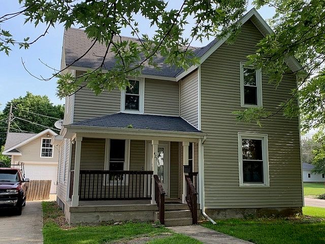 1st image of 425 E Elmwood St