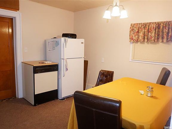 3rd image of 10 D Ave