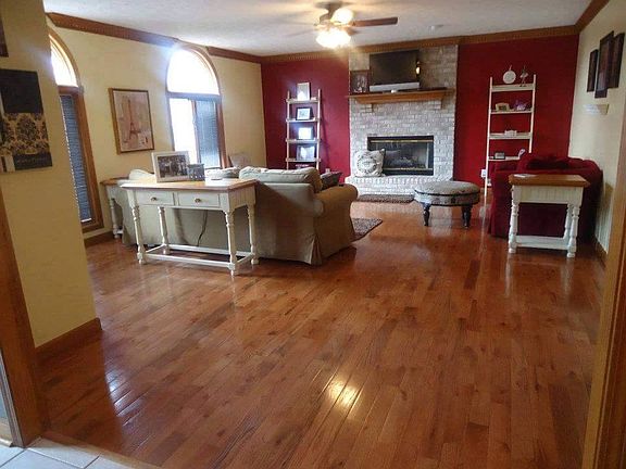 23x18 Gas Fireplace