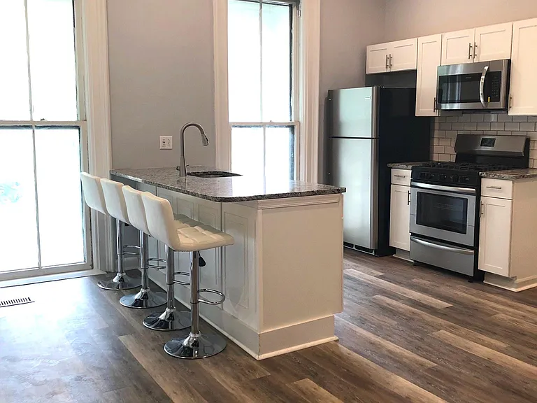 214 Green St #1 — Photo 2