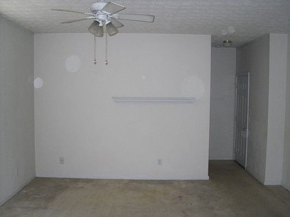 3rd image of 639 Bedford Ct