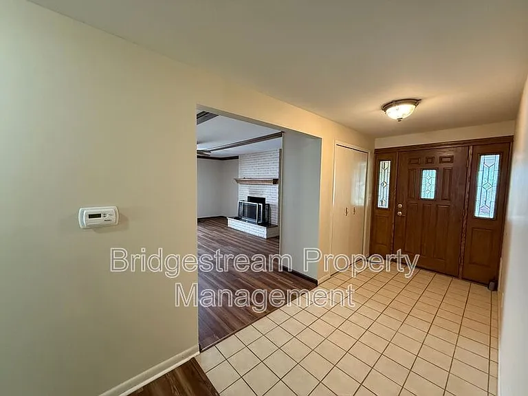 2135 E Rahn Rd — Photo 4