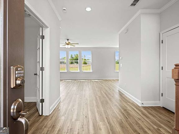 4th image of 84 Hickory Grove L Ln