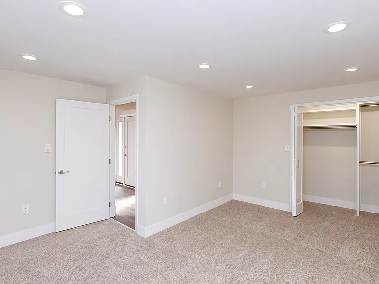 Woodmont Apartments — Photo 34