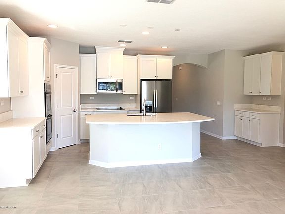 4th image of 339 Deerfield Meadows Cir