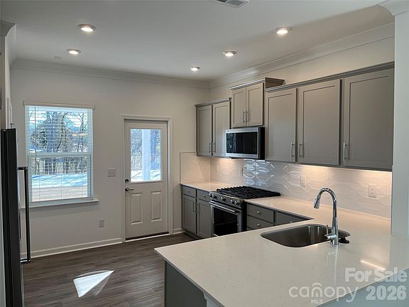 3rd image of 11505 Glasden Rd