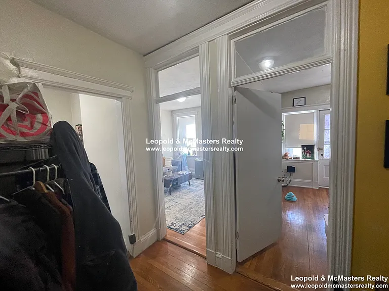 Gorden St Apartments — Photo 4