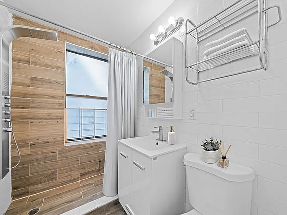 4th image of 720 W 181st St #10